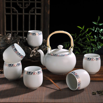 匠心与传承 陶瓷礼品茶具的独特魅力
